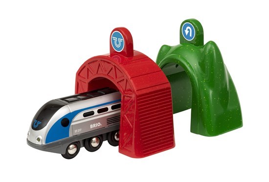 smart engine set with action tunnels